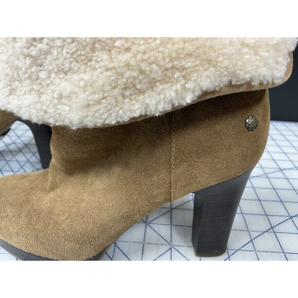 UGG Dandylion Bootie, Size 8, 4-inch heels, reversible shearling trim - Picture 4 of 14